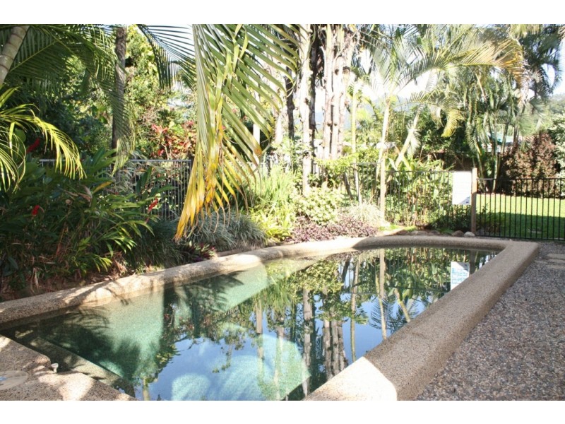 17 Kangaroo Street, Bentley Park QLD 4869