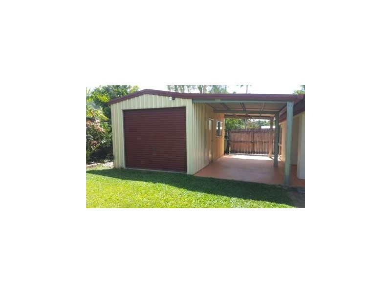 17 Kangaroo Street, Bentley Park QLD 4869