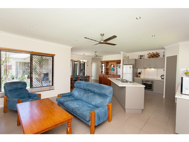 22 Starr Close, Bentley Park QLD 4869