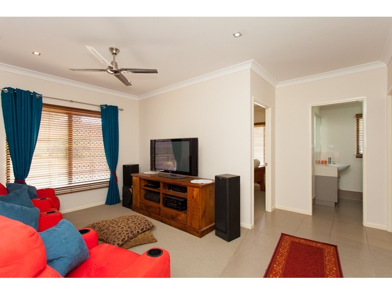 22 Starr Close, Bentley Park QLD 4869