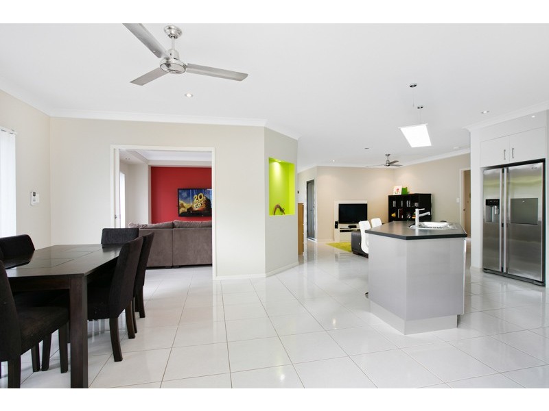 7 Mauro Close, Bentley Park QLD 4869