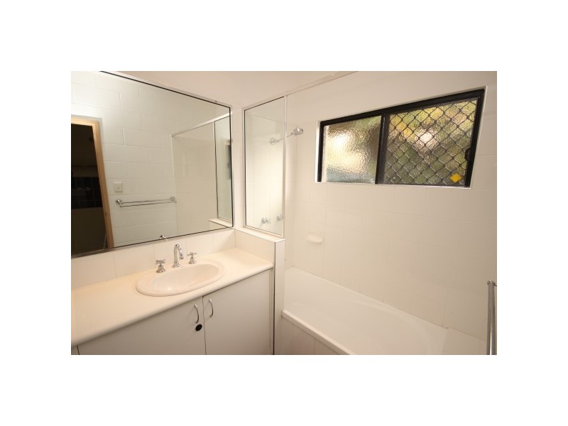8 Ferngully Street, White Rock QLD 4868