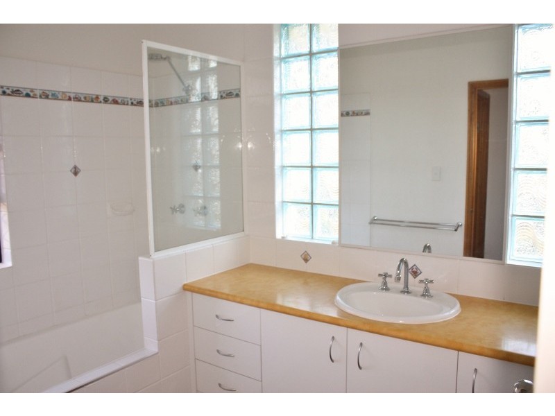 9 – 11 Prospector Close, Goldsborough QLD 4865