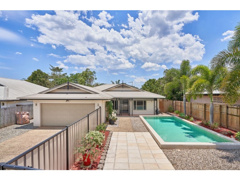 25 Fitzmaurice Drive, Bentley Park QLD 4869