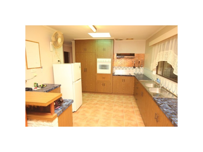 25 Woomala Street, Woree QLD 4868