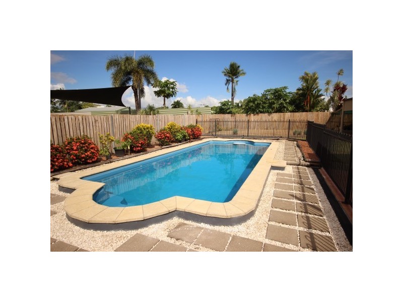 22 Bathurst Drive, Bentley Park QLD 4869