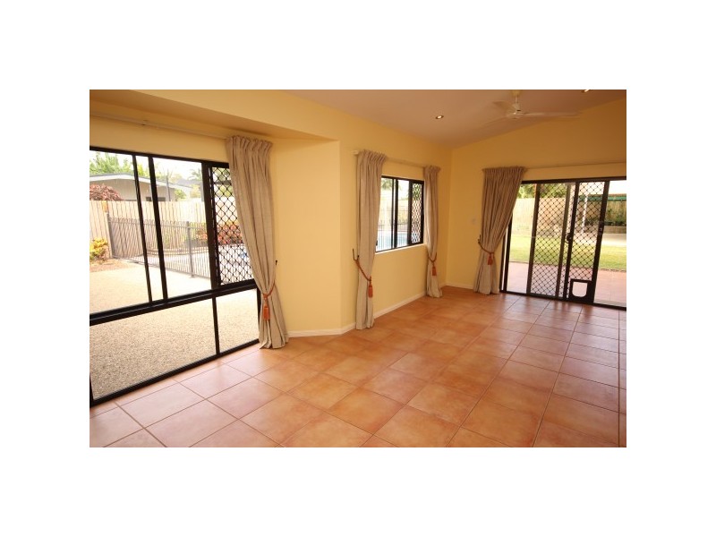 22 Bathurst Drive, Bentley Park QLD 4869