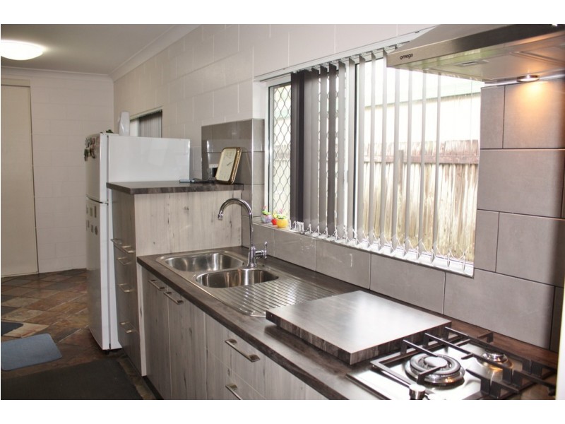 2 /27 Armstrong Street, Edmonton QLD 4869