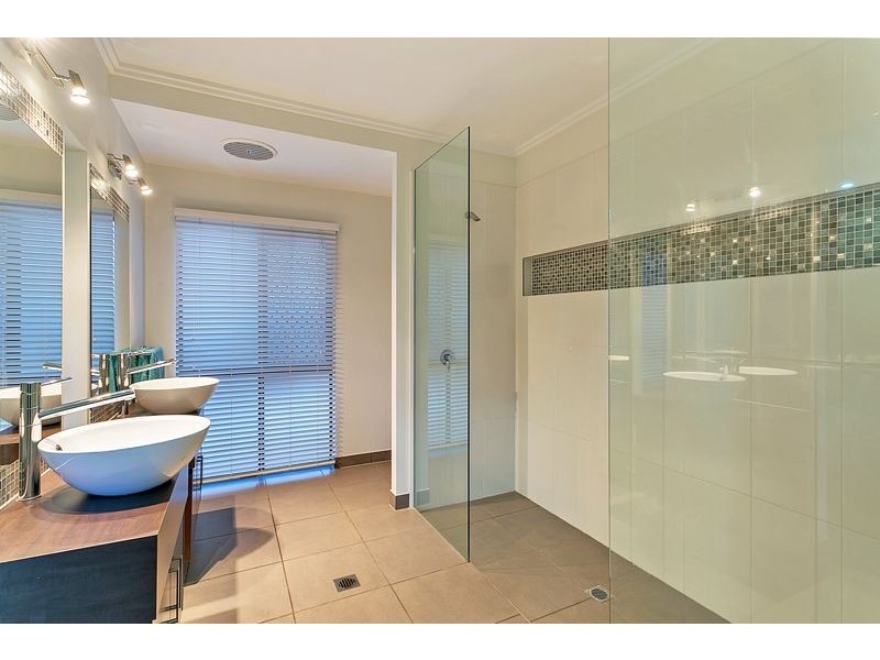 119 Roberts Drive, Trinity Beach QLD 4879