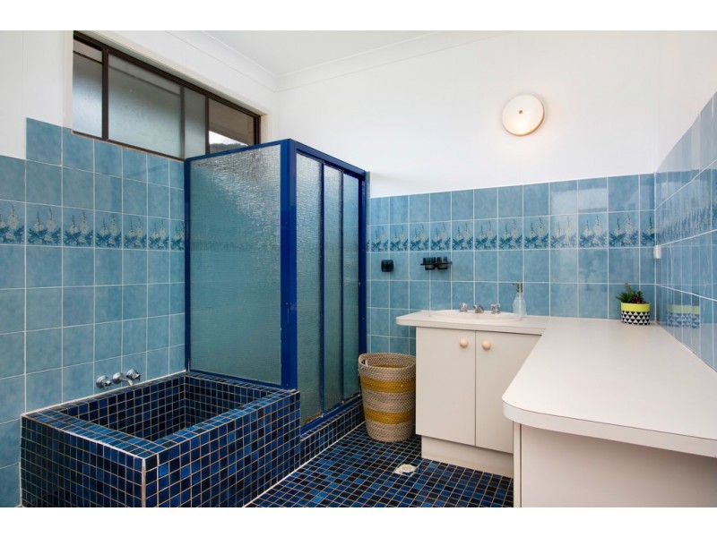 9 Fiesta Close, Bayview Heights QLD 4868