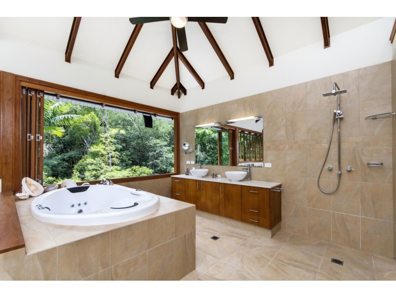 2286 Pine Creek Road, Cairns QLD 4870