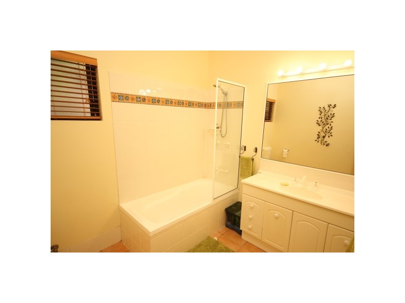 25 Barcoo Close, Bentley Park QLD 4869