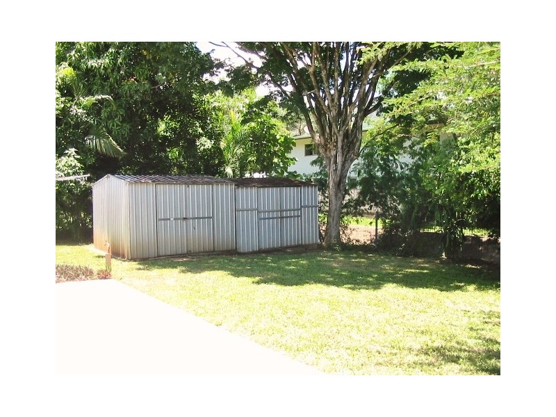 27 Mulligan Street, Manoora QLD 4870