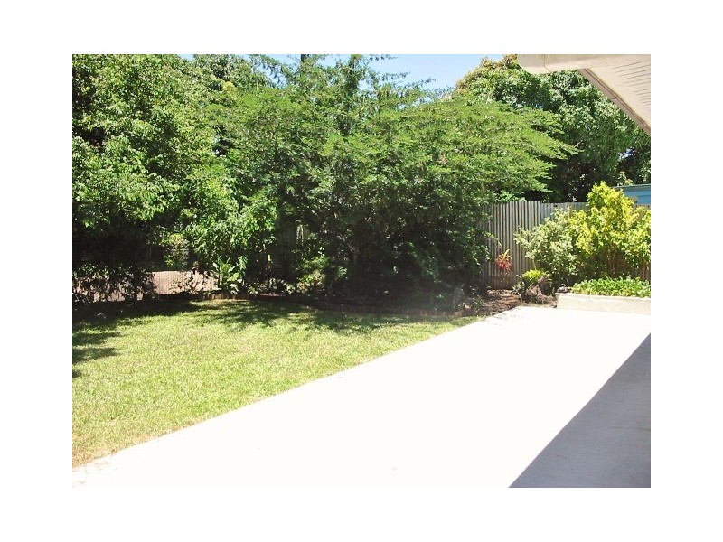 27 Mulligan Street, Manoora QLD 4870