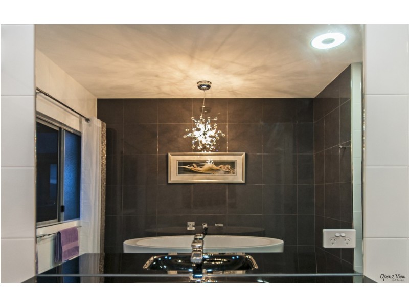 42 Mayflower Street, Mount Sheridan QLD 4868