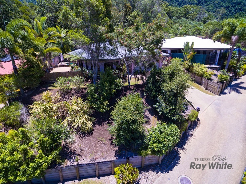 33 Surtees Close, Bentley Park QLD 4869