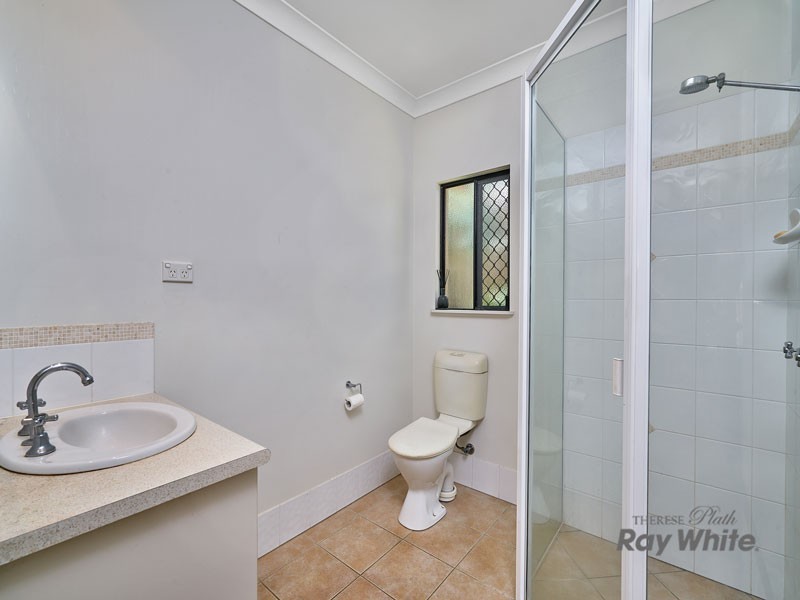 33 Surtees Close, Bentley Park QLD 4869