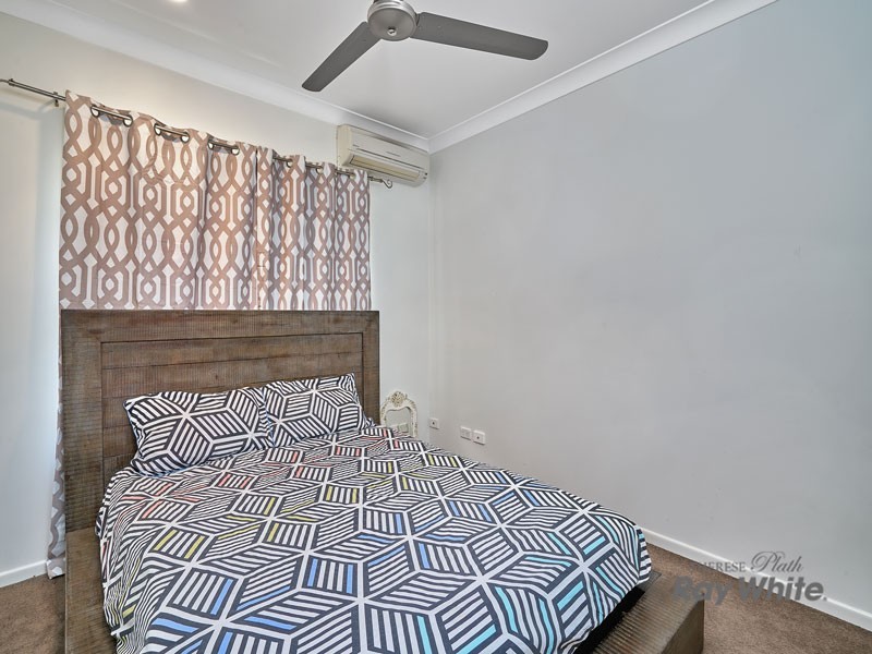 33 Surtees Close, Bentley Park QLD 4869