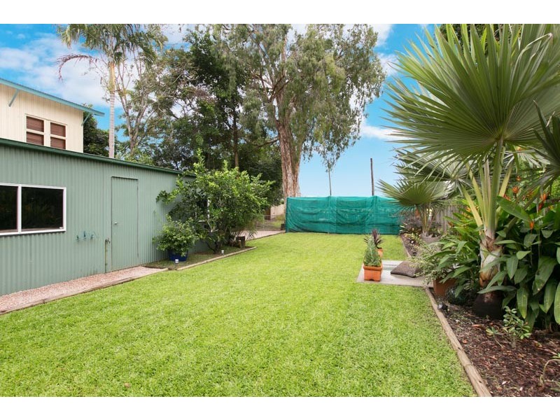 229 O’Shea Esplanade, Machans Beach QLD 4878