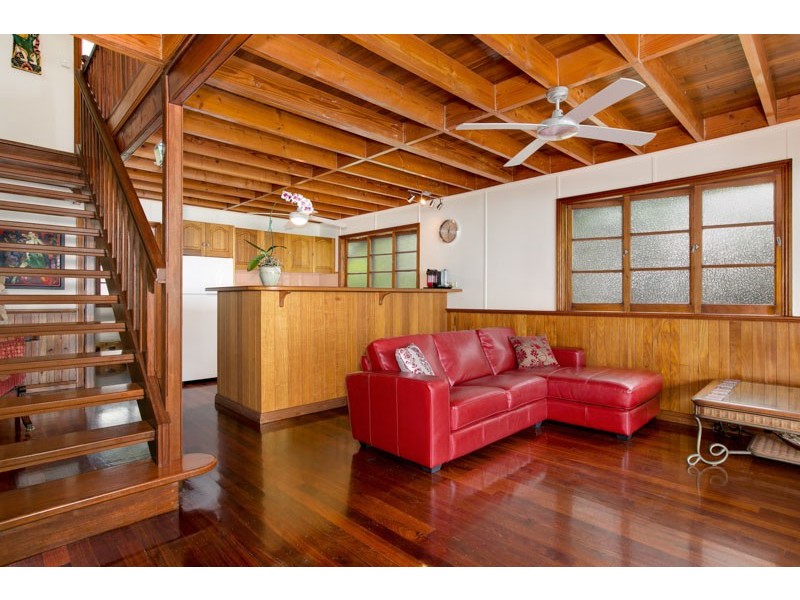 229 O’Shea Esplanade, Machans Beach QLD 4878