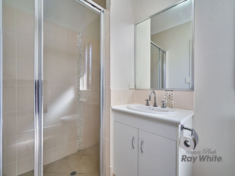 13 Bundey Street, Bentley Park QLD 4869