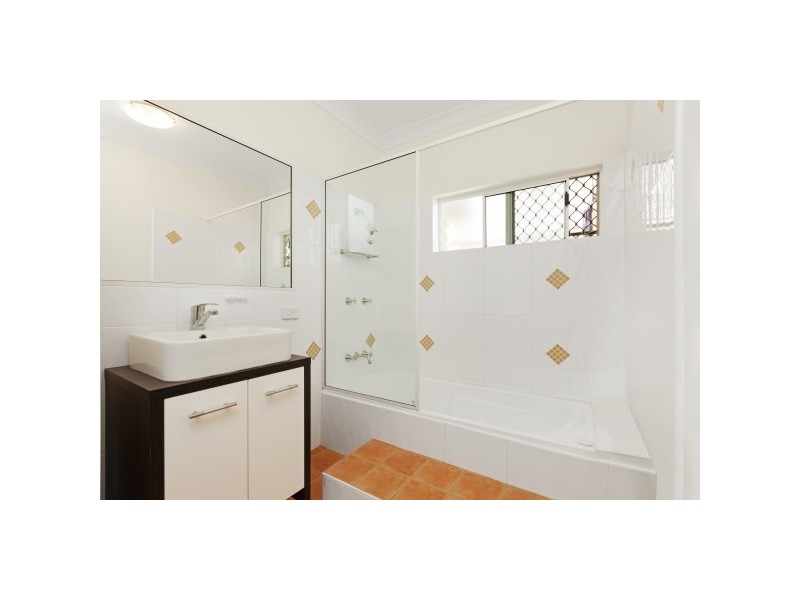 37 Currawong Street, Bayview Heights QLD 4868