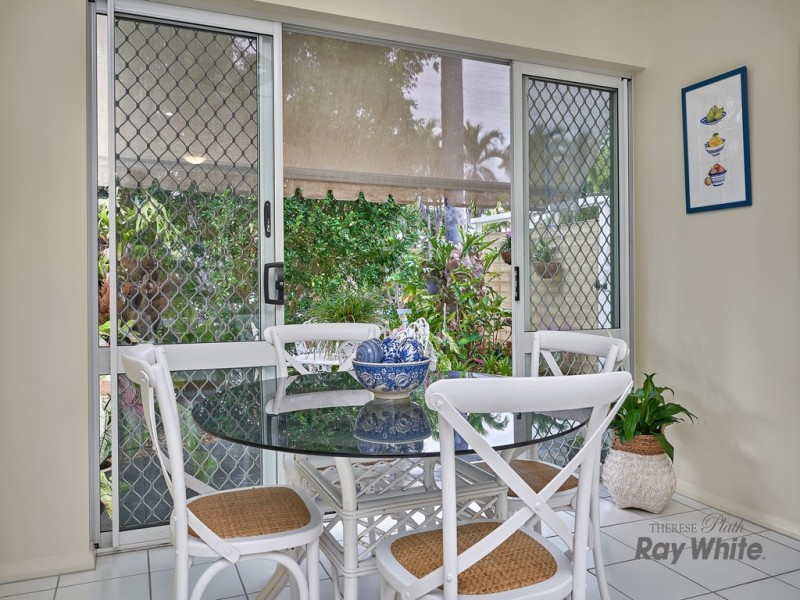 35 Southerden Drive, Mooroobool QLD 4870