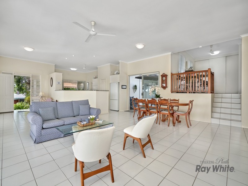 35 Southerden Drive, Mooroobool QLD 4870