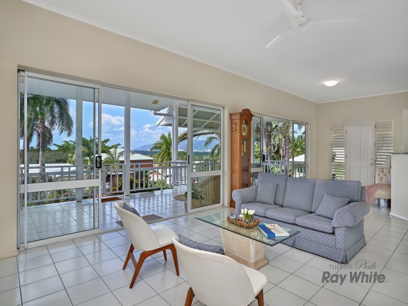 35 Southerden Drive, Mooroobool QLD 4870