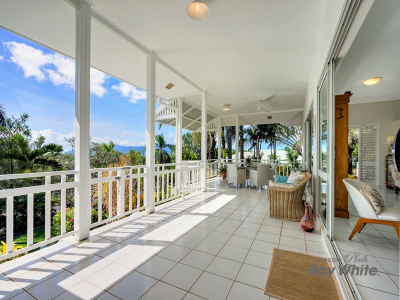 35 Southerden Drive, Mooroobool QLD 4870