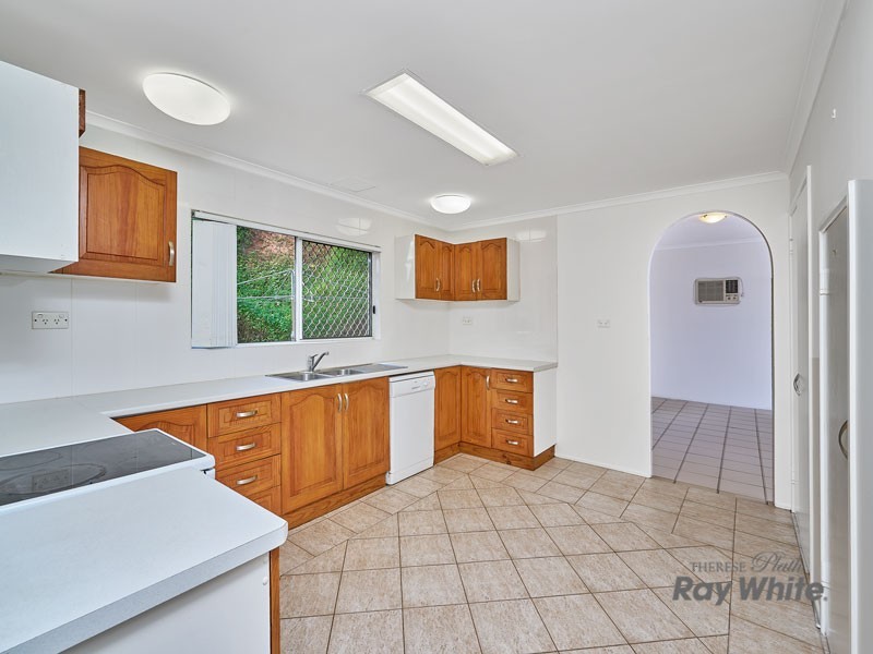 9 Sandpiper Court, Bayview Heights QLD 4868