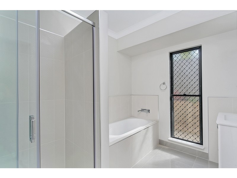 Bentley Park QLD 4869