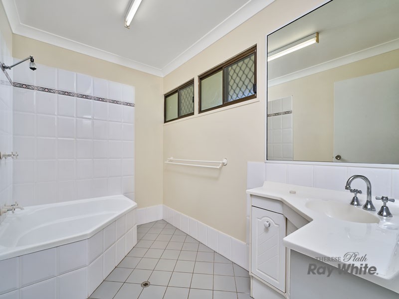 44 Wirrah Close, Bayview Heights QLD 4868