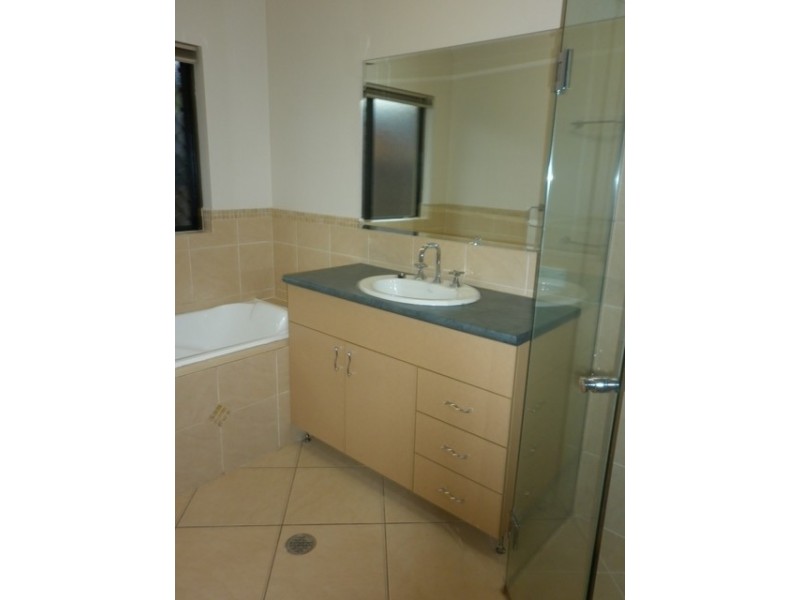 Bentley Park QLD 4869