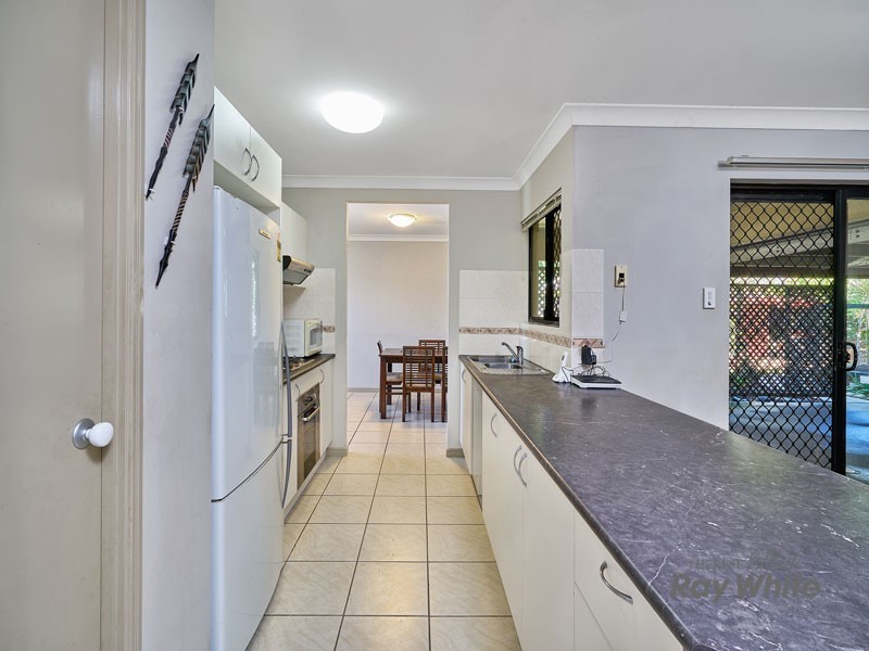 204 Timberlea Drive, Bentley Park QLD 4869