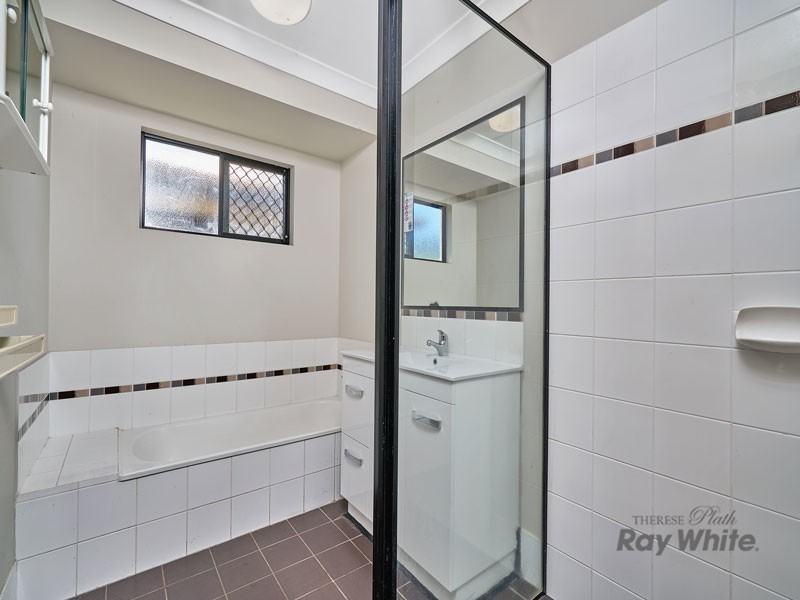 204 Timberlea Drive, Bentley Park QLD 4869