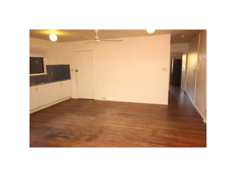 2/10 Reservoir Road, Manoora QLD 4870