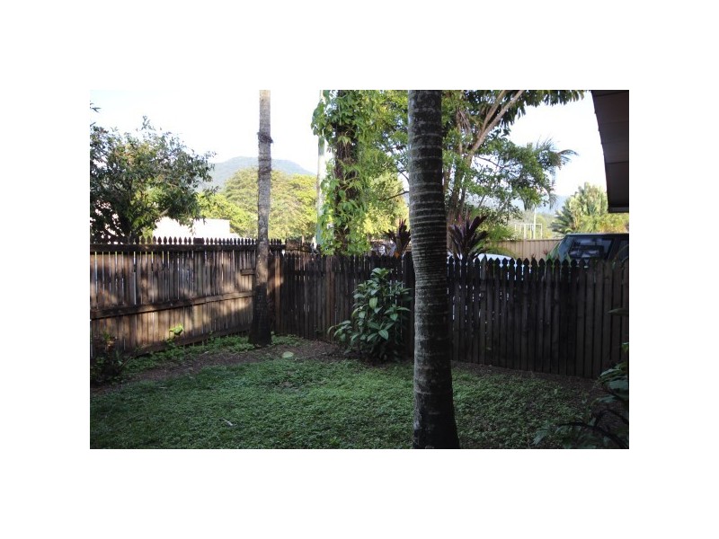 2/10 Reservoir Road, Manoora QLD 4870