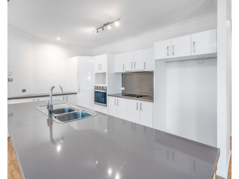27 Archer Close, Mount Sheridan QLD 4868