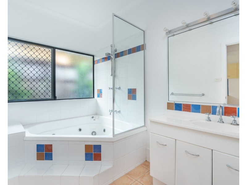 27 Archer Close, Mount Sheridan QLD 4868