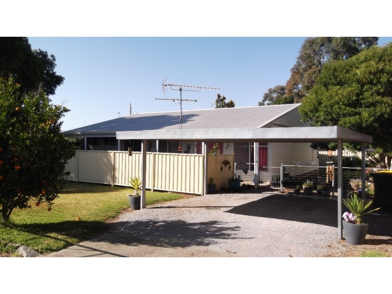 1 and 2/4 Alice Street, Tamworth NSW 2340