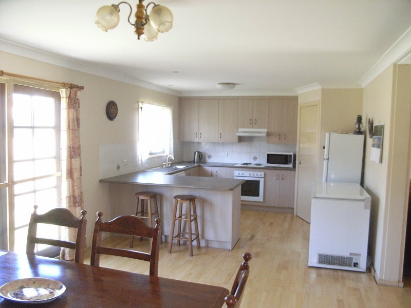 12 Duncan Street, Woolomin NSW 2340