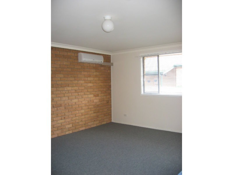 2/9 Karwin Street, Tamworth NSW 2340