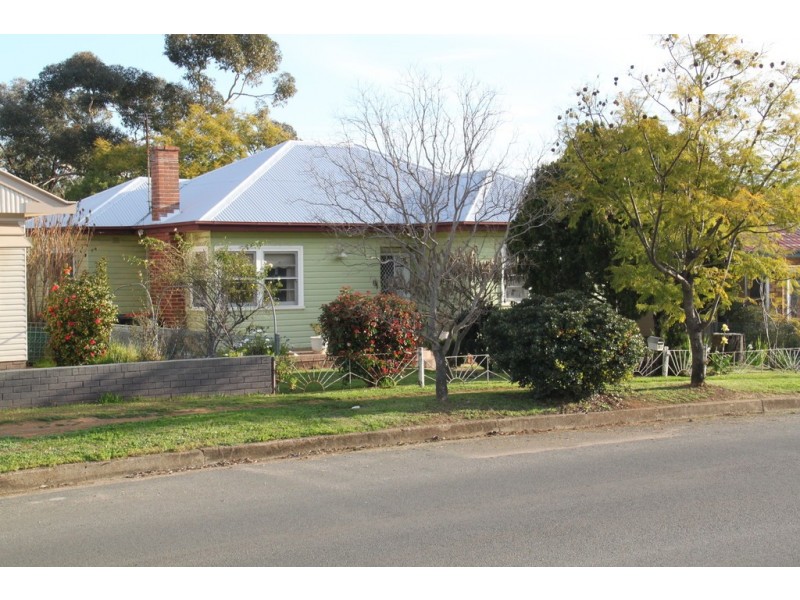 83 Piper Street, Tamworth NSW 2340