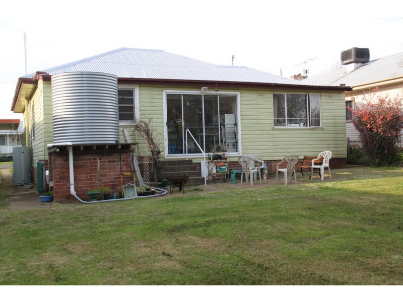83 Piper Street, Tamworth NSW 2340