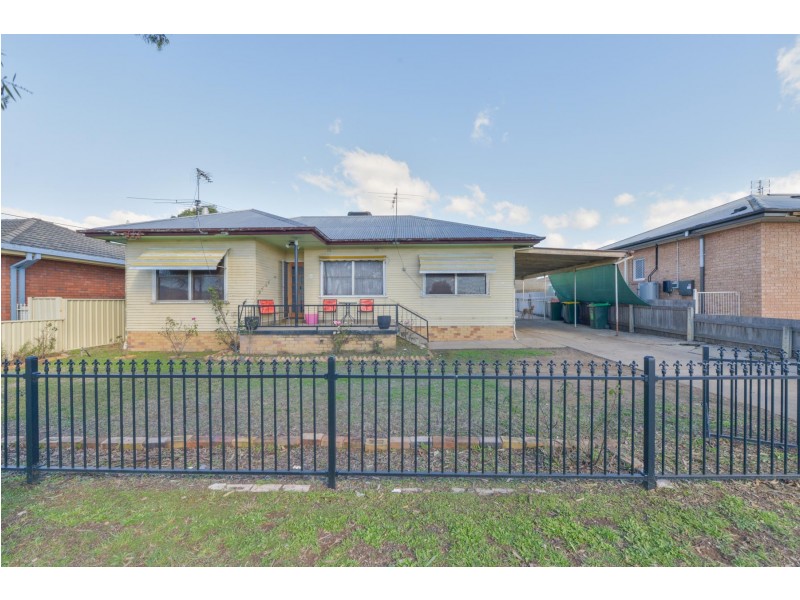 89 Robert Street, Tamworth NSW 2340