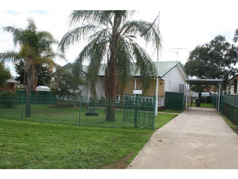 100 Petra Avenue, Tamworth NSW 2340