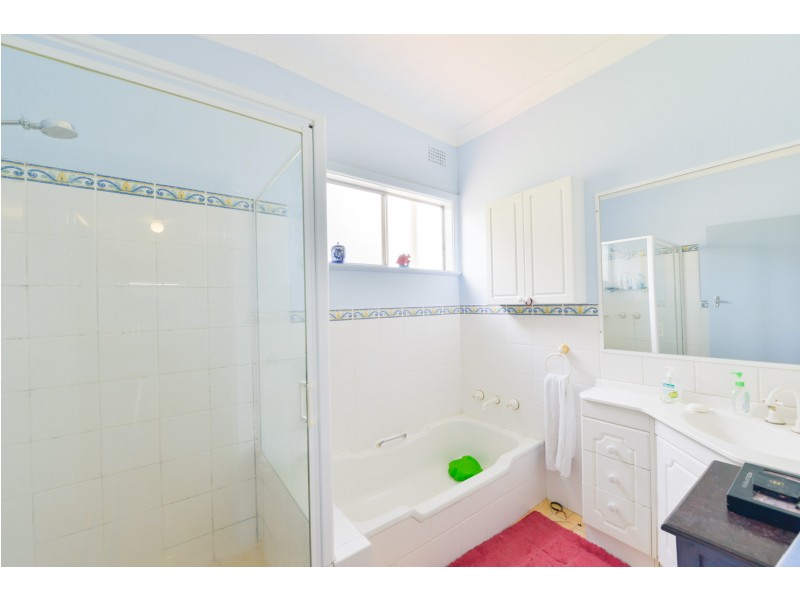 42 Manilla Road, Tamworth NSW 2340