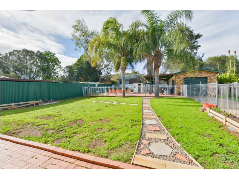 42 Manilla Road, Tamworth NSW 2340