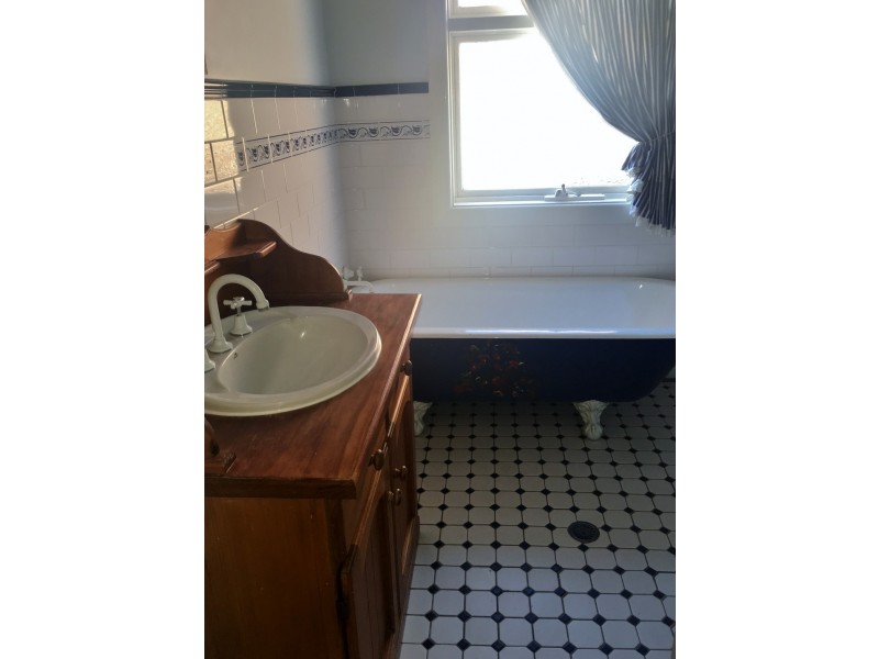 60 White Street, Tamworth NSW 2340